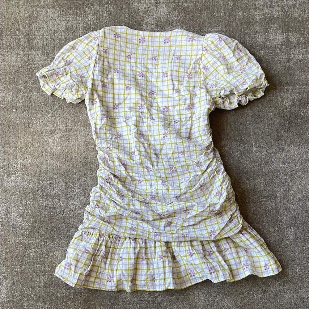 Patterned V-Neck Ruffle Dress - Picture 4 of 5